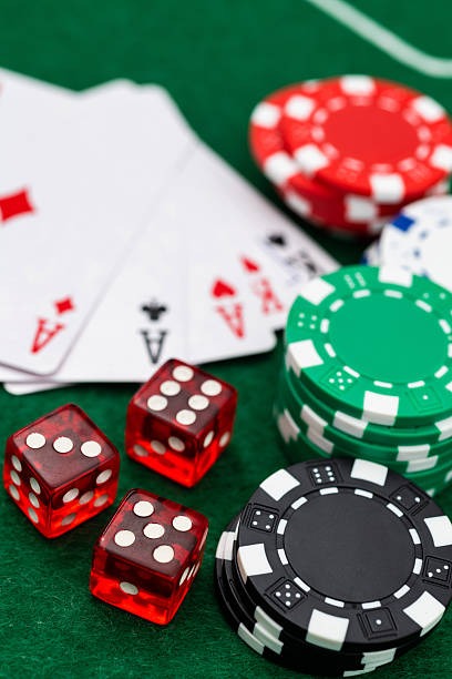 Customer using cash out on live roulette session on ole99 login mobile app